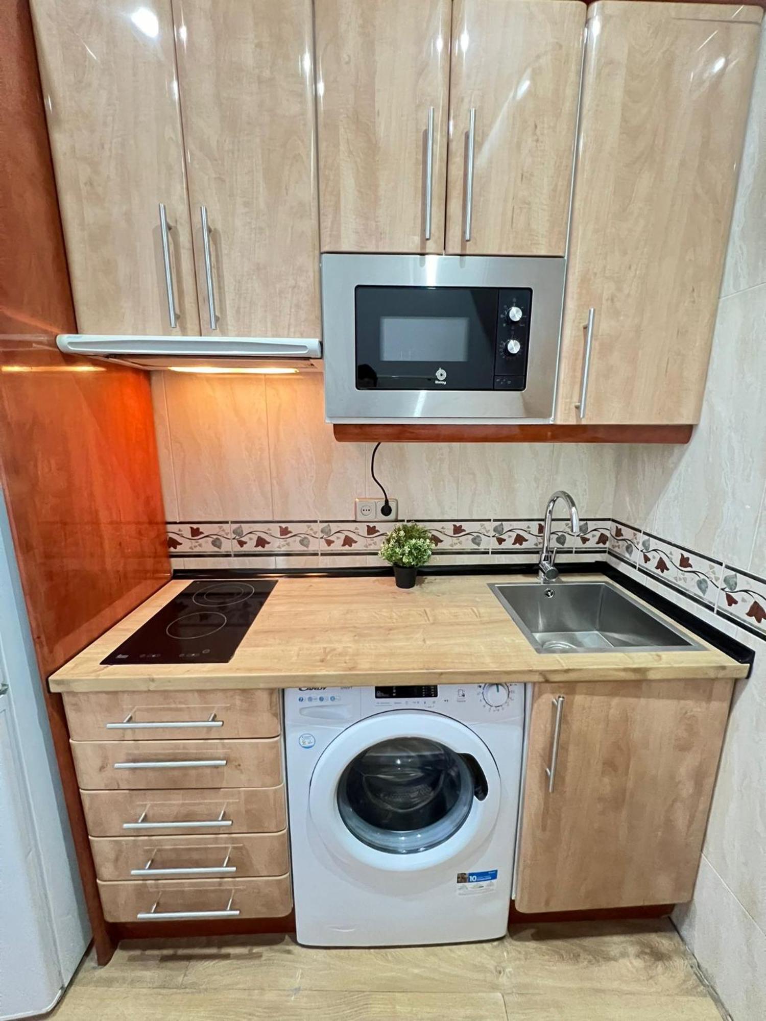 Rooms Quiet Мадрид Екстериор снимка